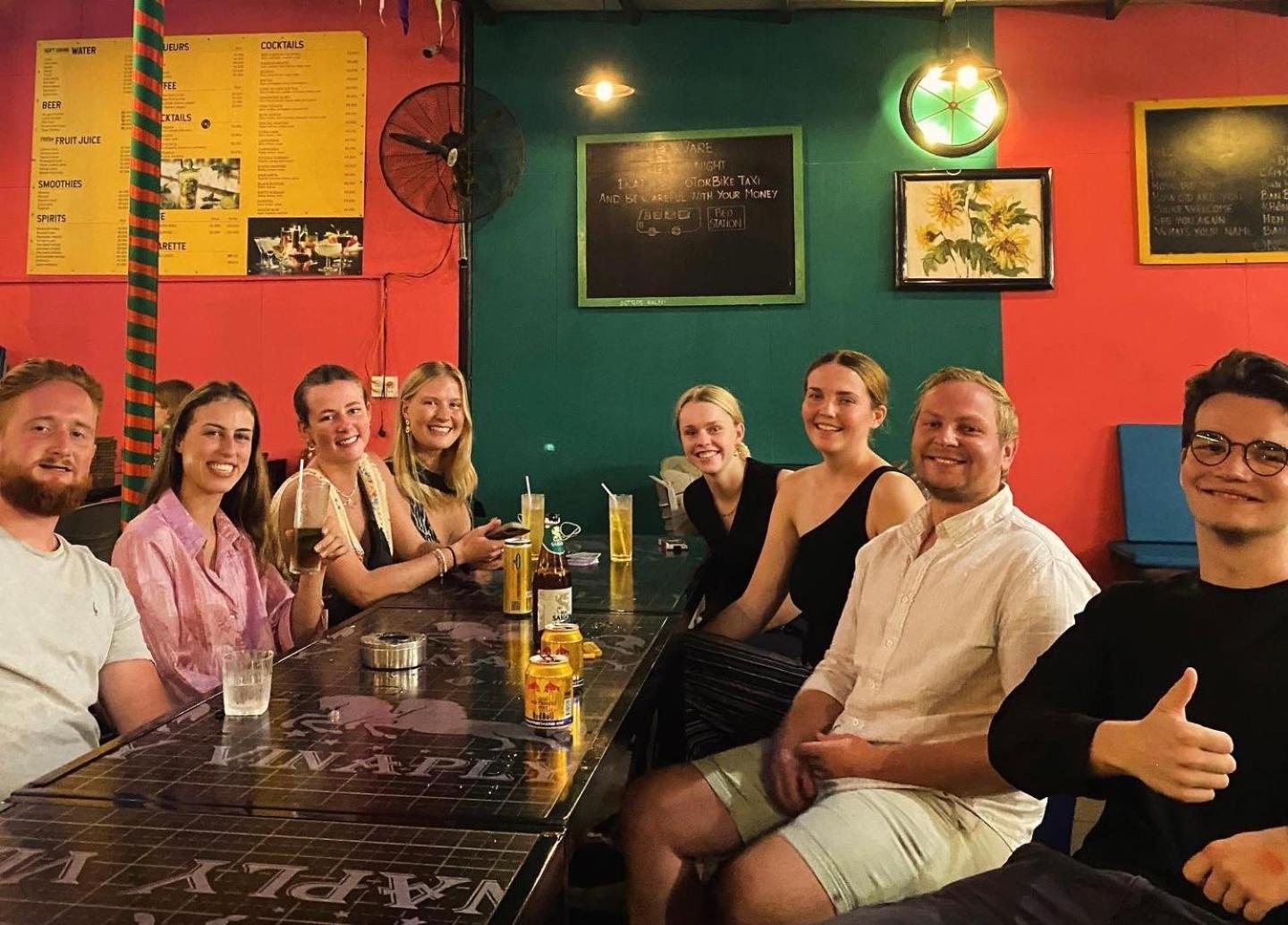 Bed Station Hostel & Pool Bar Hoi An " Former Sunflower" Bagian luar foto