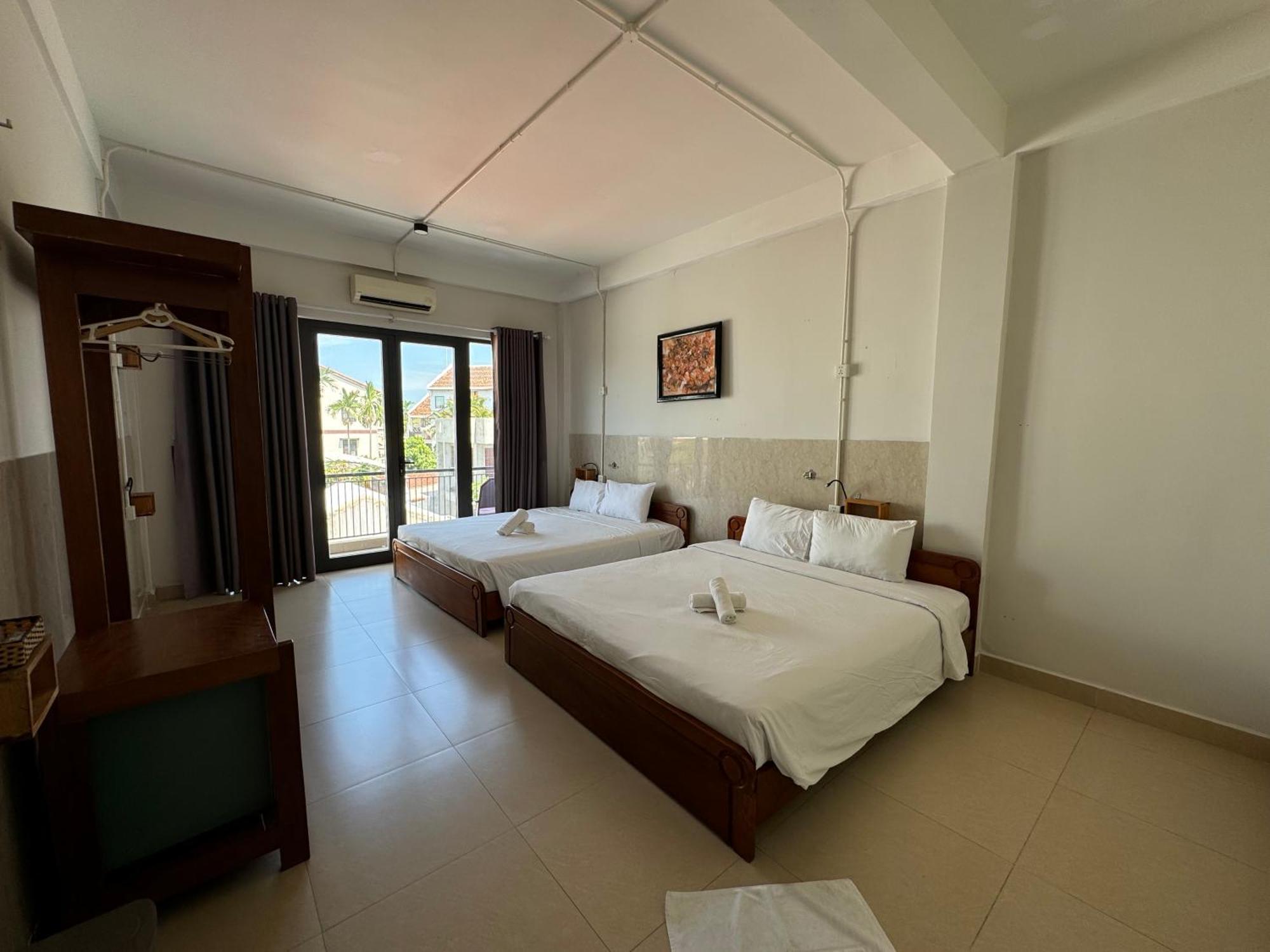 Bed Station Hostel & Pool Bar Hoi An " Former Sunflower" Bagian luar foto