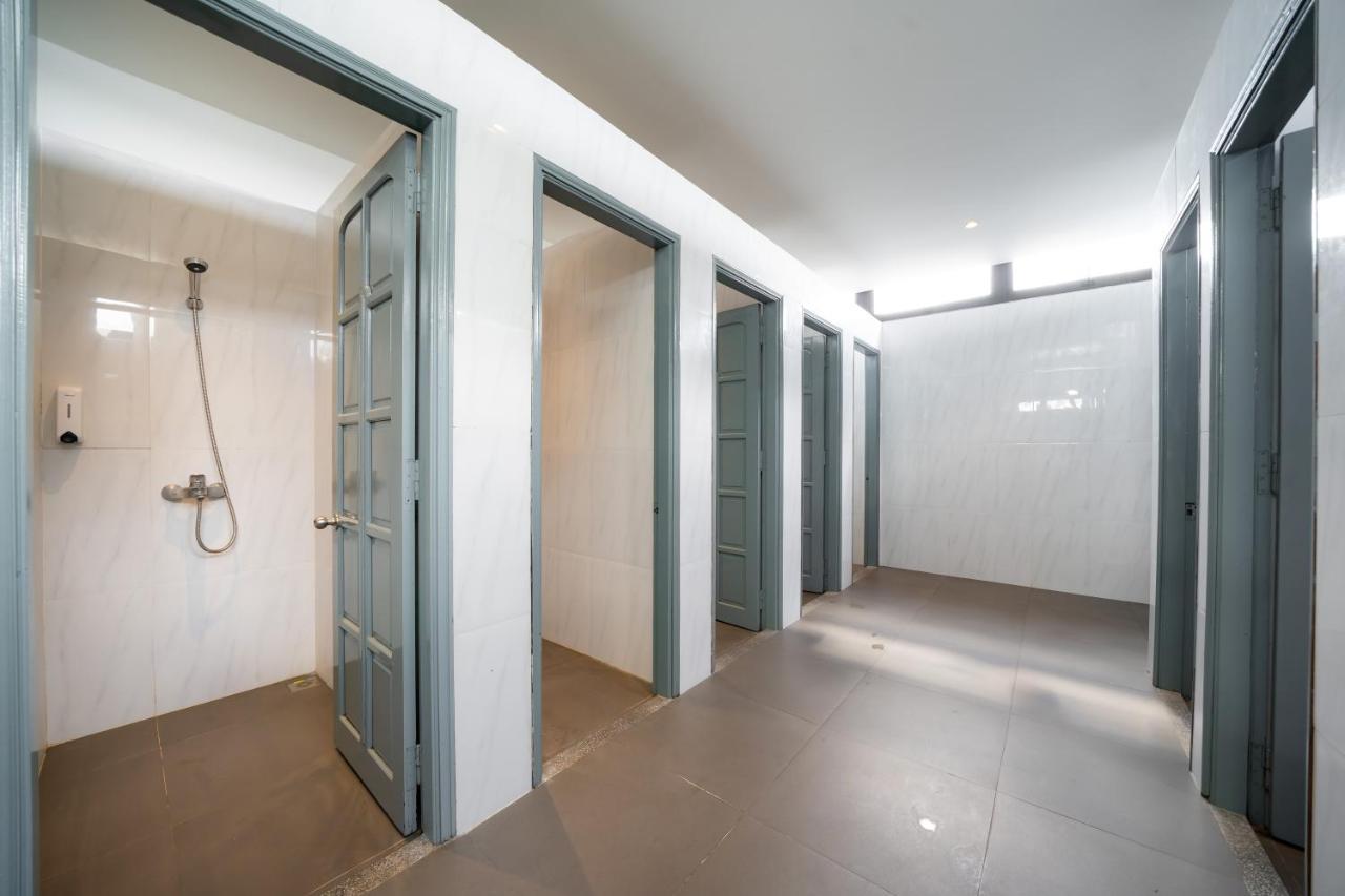Bed Station Hostel & Pool Bar Hoi An " Former Sunflower" Bagian luar foto
