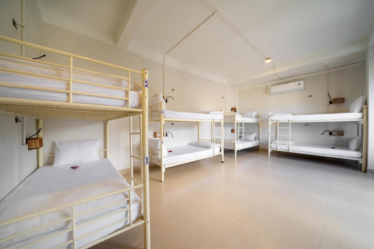 Bed Station Hostel & Pool Bar Hoi An " Former Sunflower" Bagian luar foto