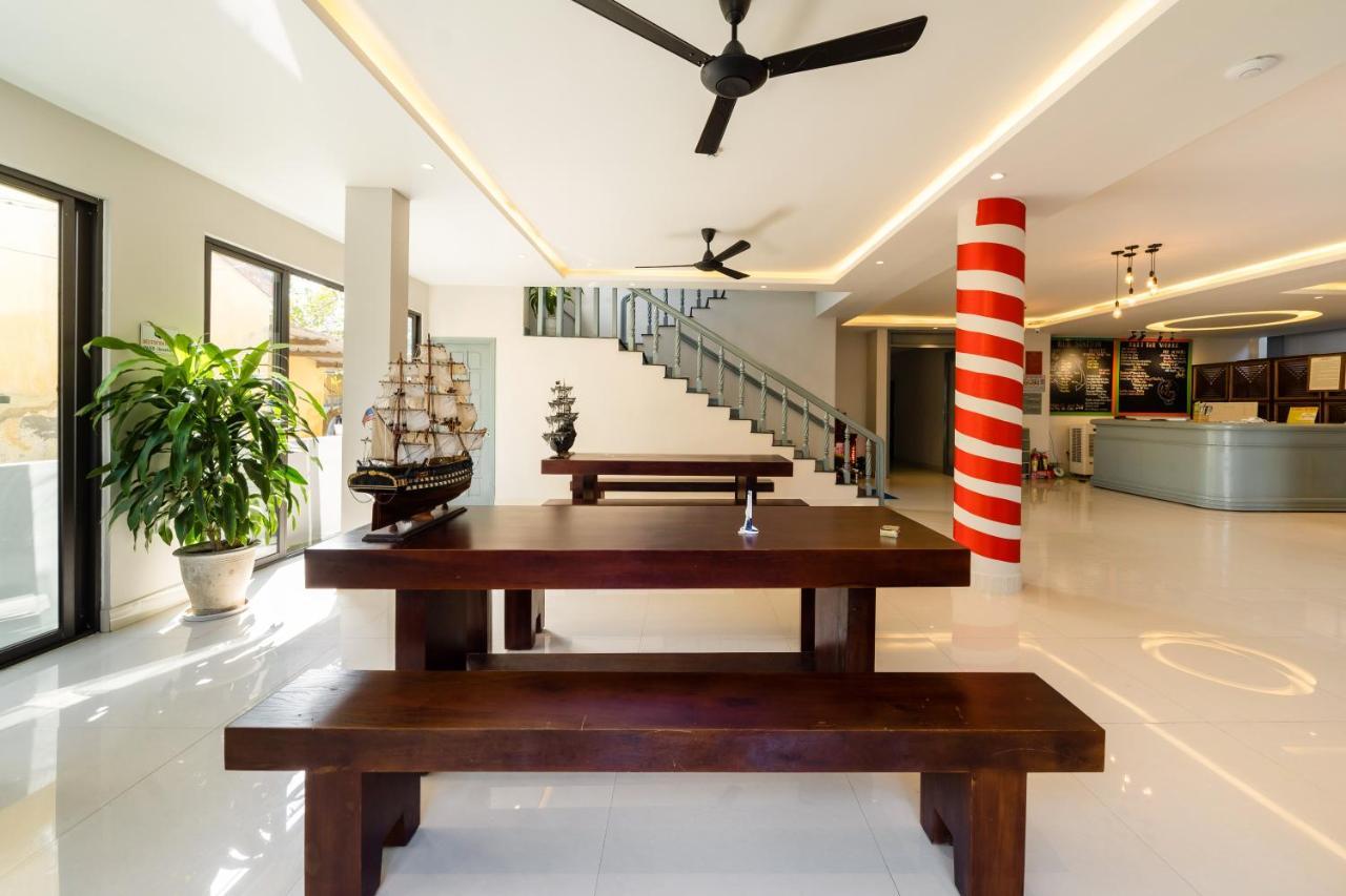 Bed Station Hostel & Pool Bar Hoi An " Former Sunflower" Bagian luar foto